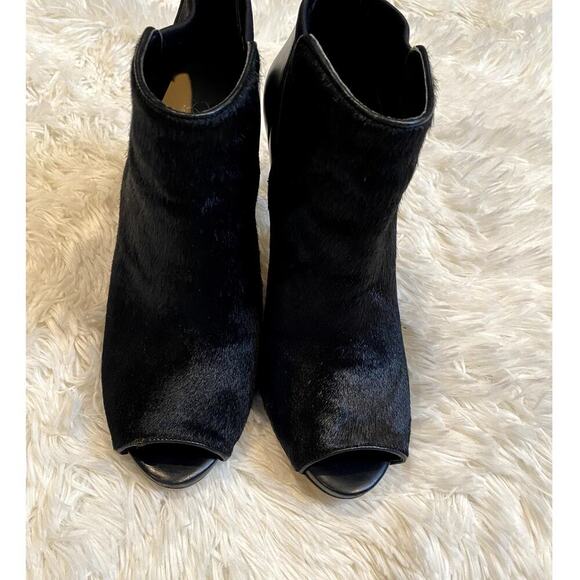 Ann Taylor Peeptoe Calf Hair Peep Toe Black Ankle Bootie - Size 8M (EUC) - Picture 1 of 9